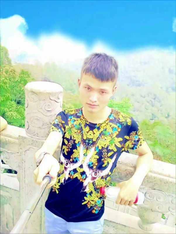 孤独王者元首的第一张照片--连城交友网