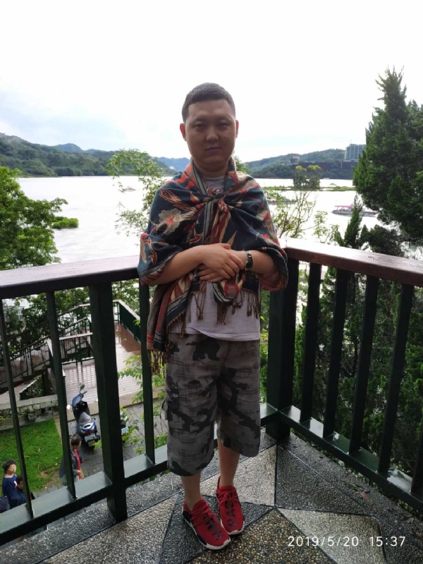 爱情里的俩个人的第一张照片--连城交友网