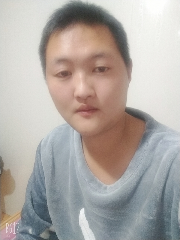 烟圈里透着伤的第二张照片--连城交友网