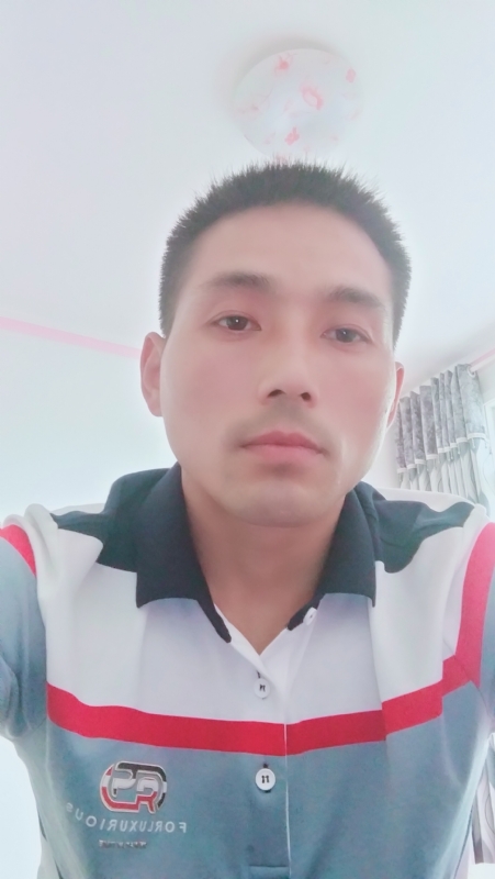 染红尘世的第二张照片--连城交友网