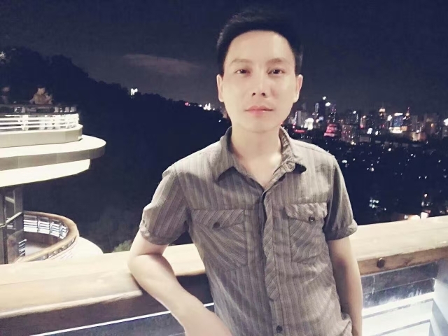 幕秋的第一张照片--连城交友网