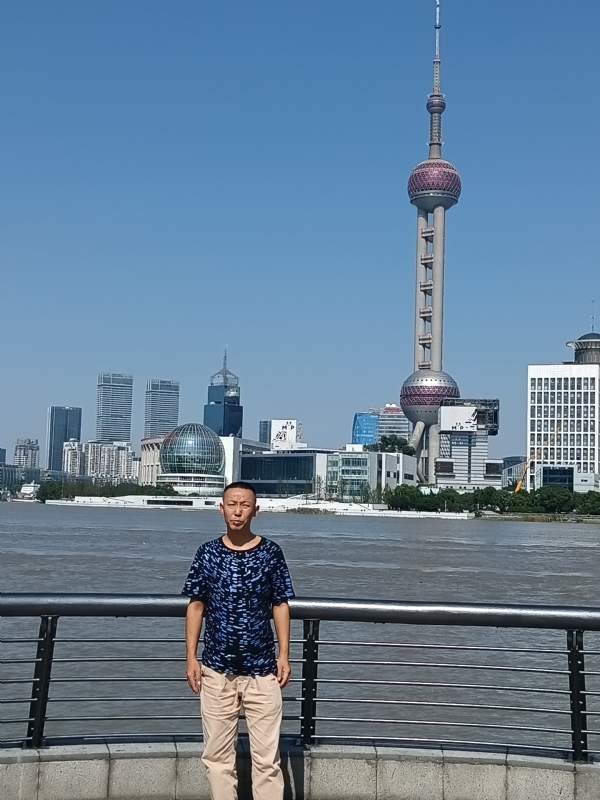 伪装浪漫的第一张照片--连城交友网