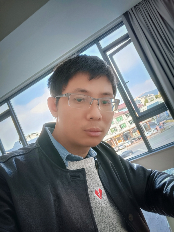 也许只是缺少一个拥抱的第二张照片--连城交友网