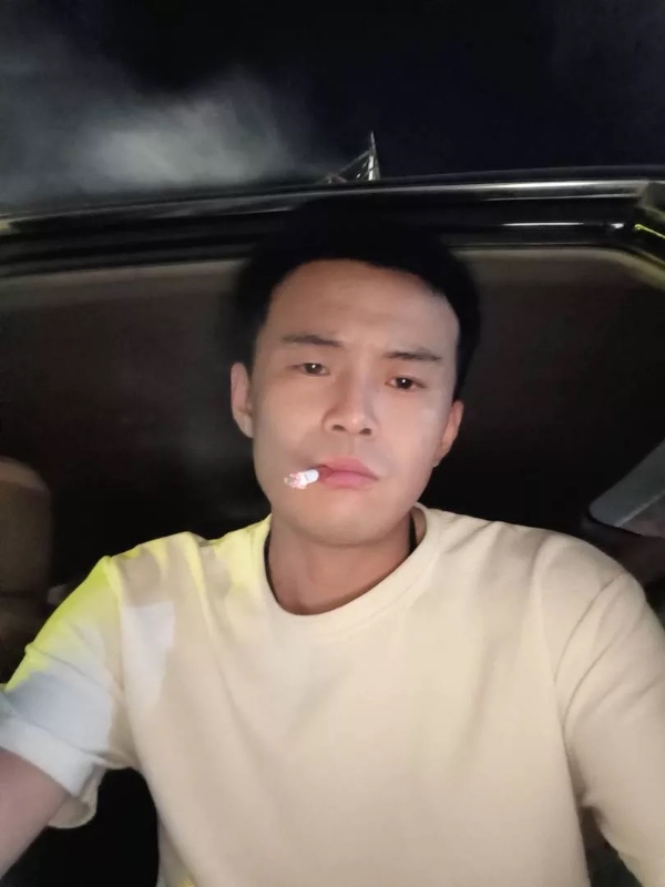 爱睡觉的土拨鼠的第一张照片--连城交友网
