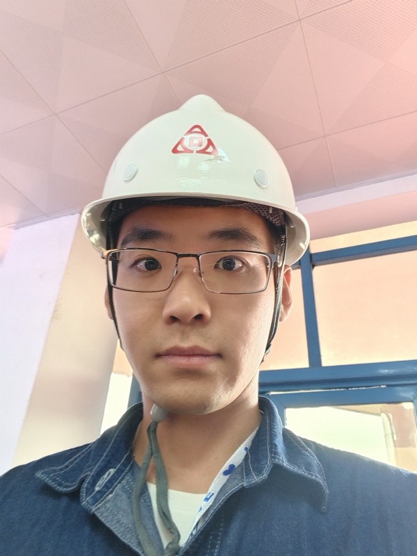 何鹏宇的第二张照片--连城交友网