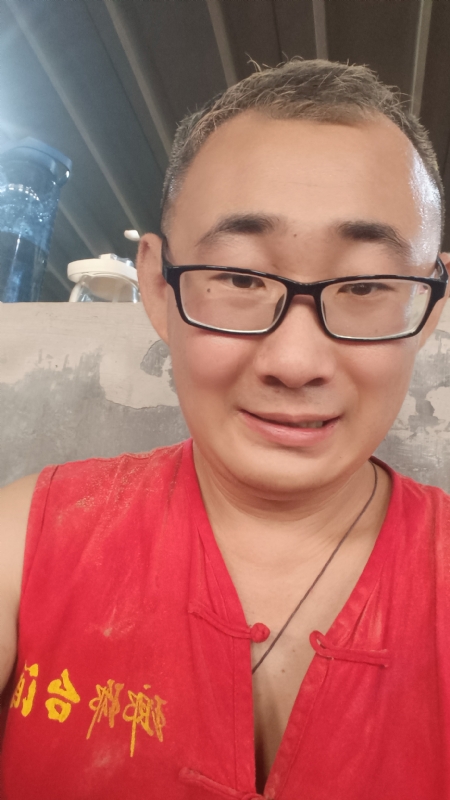 黑黑一笑的第二张照片--连城交友网